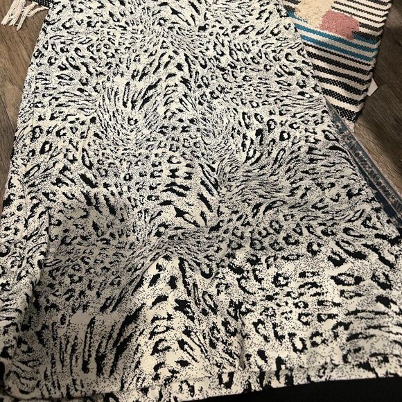 CARMEN Carmen Marc Volvo Black and  White Dress Size Large - Picture 7 of 12